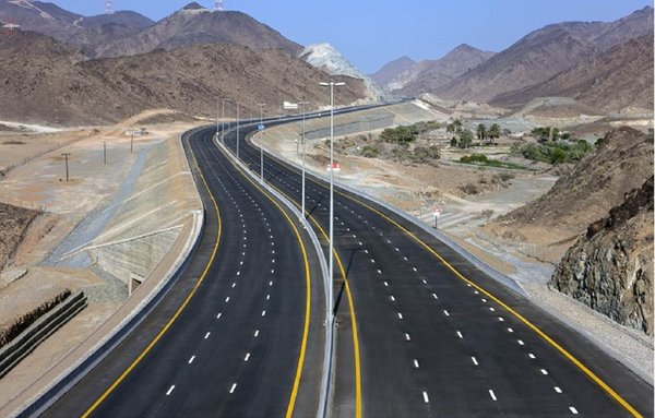 Construction-of-Dubai-Fujairah-Freeway -1.jpg