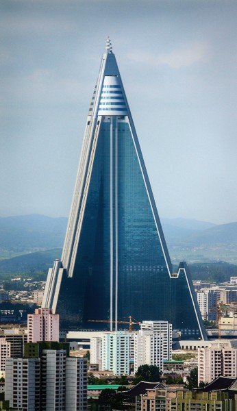 1200px-Ryugyong_Hotel_-_August_27,_2011_(Cropped).jpg